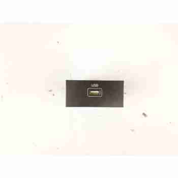CONECTOR USB / AUX 8970037000 
