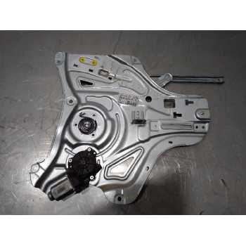 ELEVALUNAS DELANTERO DERECHO 82480V2Y000 813202Y000 
