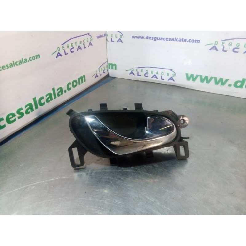 MANETA INTERIOR DELANTERA DERECHA 