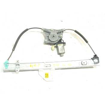 ELEVALUNAS DELANTERO DERECHO 82460H8000 