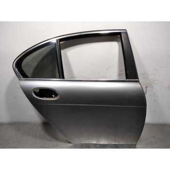 PUERTA TRASERA DERECHA 41517202084 ARAÑADA BOLLADA