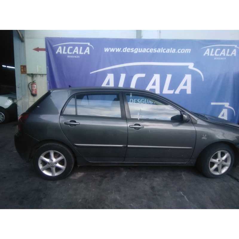 toyota corolla (_e12_) del año 2004