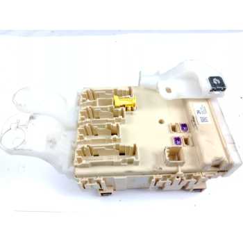 CAJA RELES / FUSIBLES 8922102331 8273012X70A 