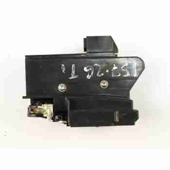 CERRADURA PUERTA TRASERA IZQUIERDA 825033052R 