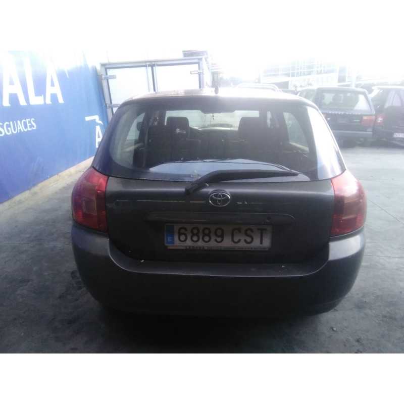 toyota corolla (_e12_) del año 2004