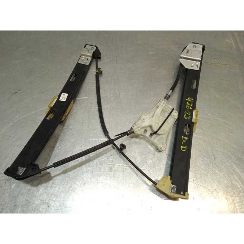 ELEVALUNAS DELANTERO DERECHO 6F0837462B 