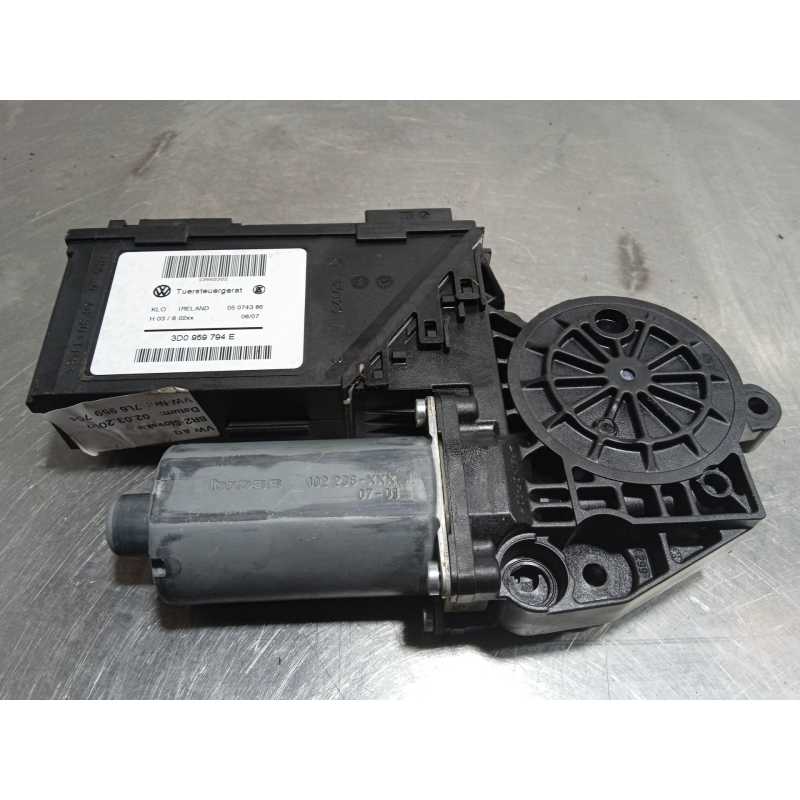 MOTOR ELEVALUNAS TRASERO DERECHO 3D0959794E 