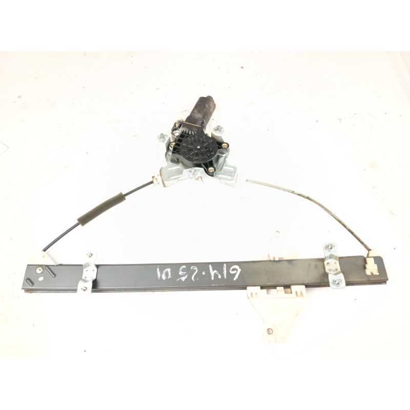 ELEVALUNAS DELANTERO IZQUIERDO 8240325010 