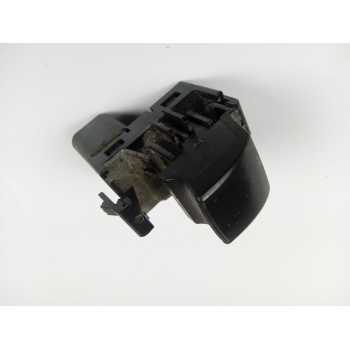 MANDO ELEVALUNAS TRASERO DERECHO 8608A320 