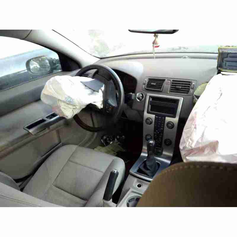 volvo s40 berlina del año 2007