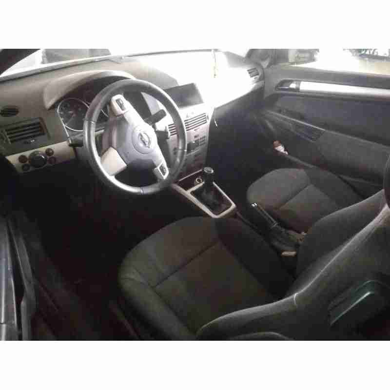 opel astra gtc del año 2007
