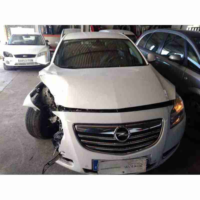 opel insignia berlina del año 2010