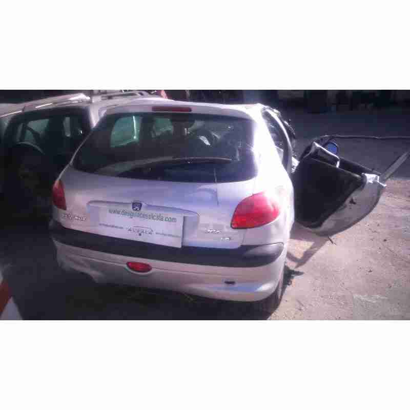 peugeot 206 berlina del año 2002