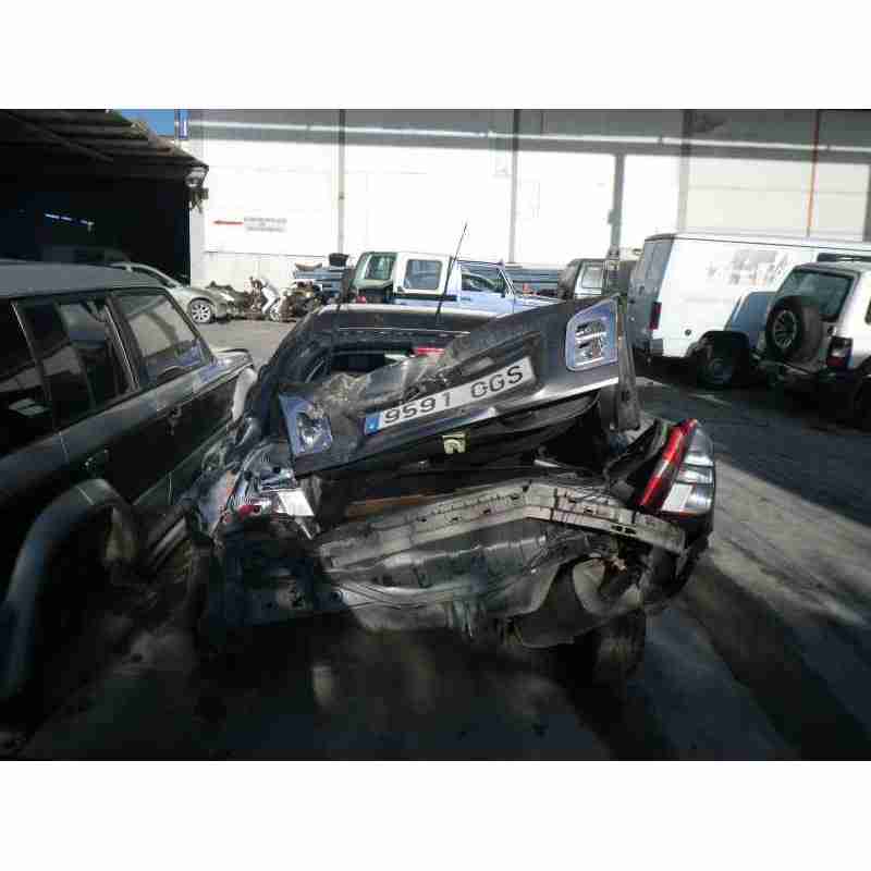 mitsubishi carisma berlina 5 (da0) del año 2003