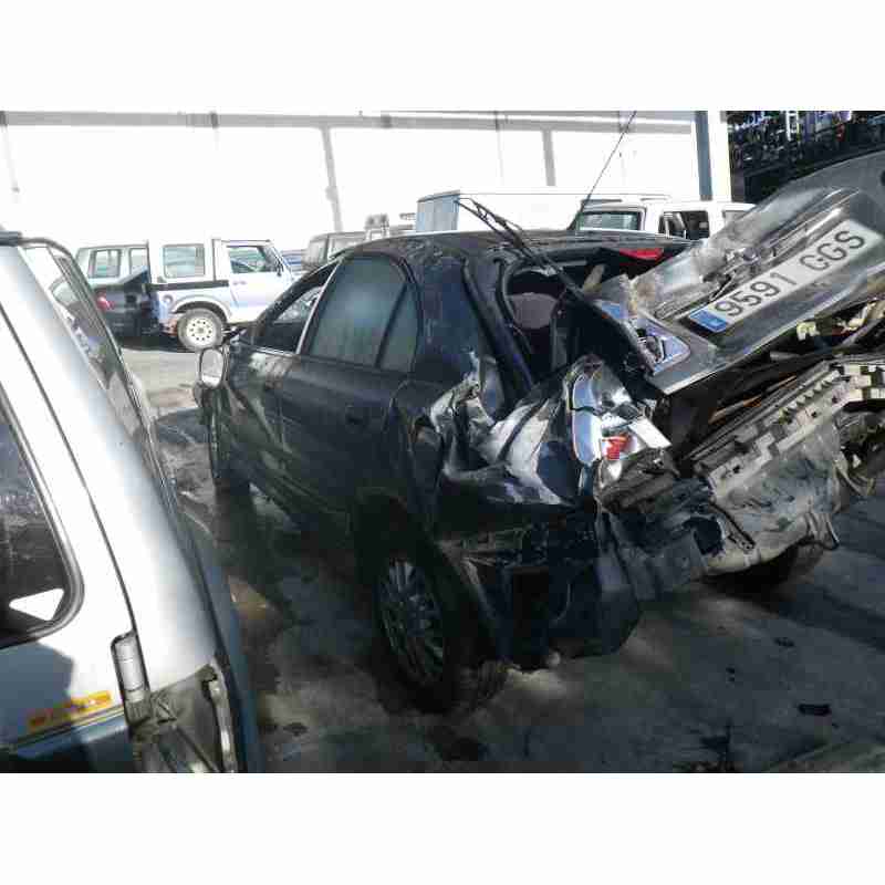 mitsubishi carisma berlina 5 (da0) del año 2003