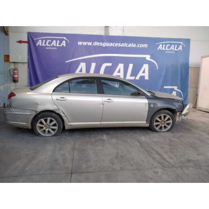 toyota avensis wagon (t25) del año 2005
