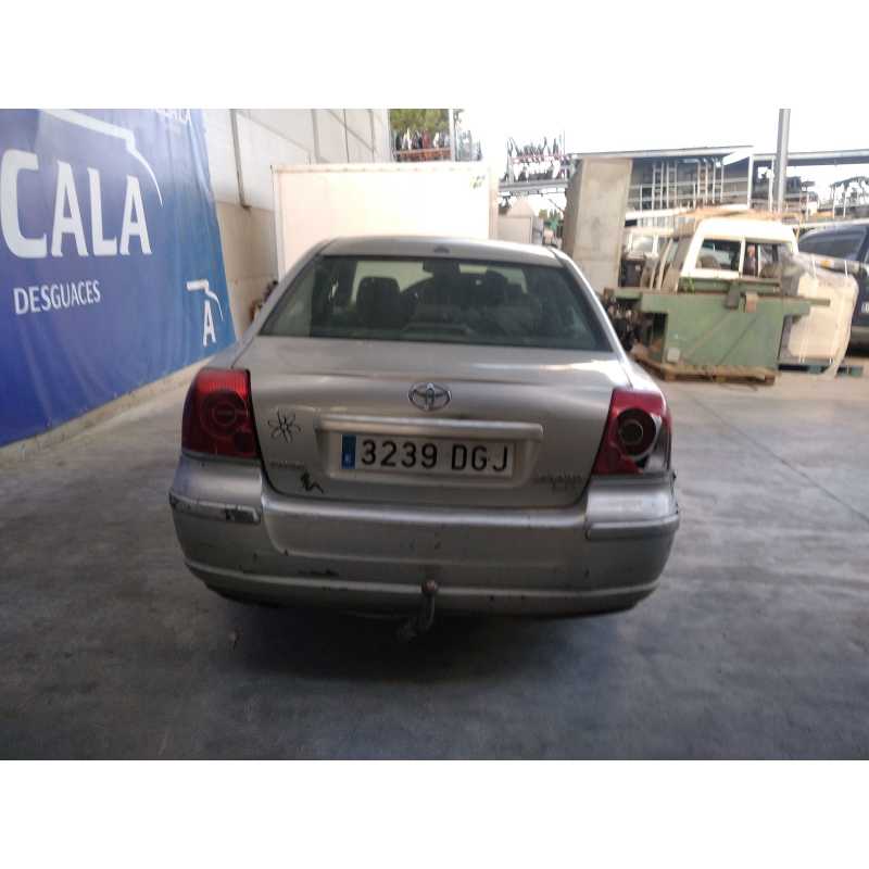 toyota avensis wagon (t25) del año 2005