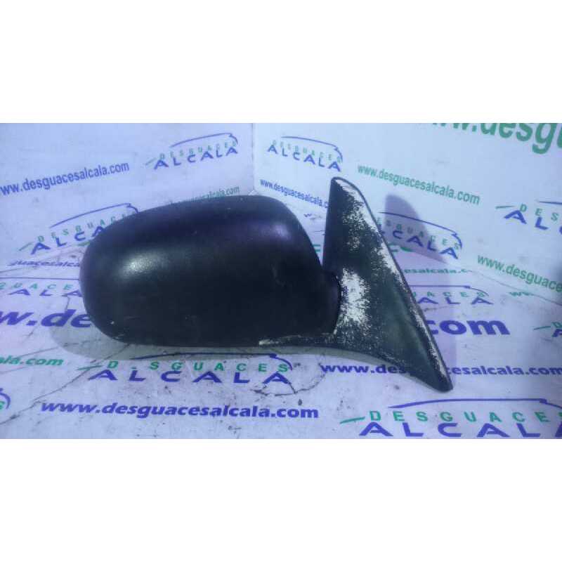 RETROVISOR DERECHO MANUAL PINTURA EN MAL ESTADO