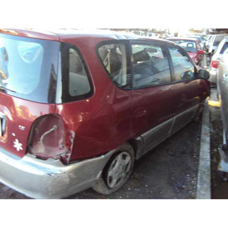kia carens del año 2001