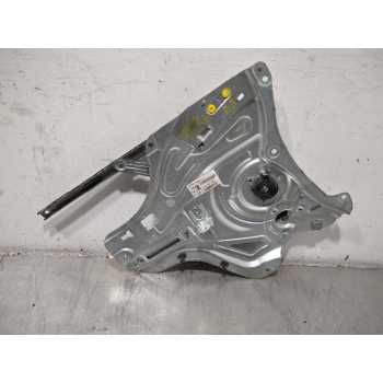 ELEVALUNAS DELANTERO IZQUIERDO 824702Y010 