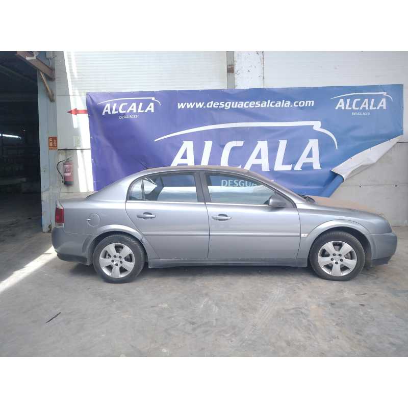 opel vectra c berlina del año 2004