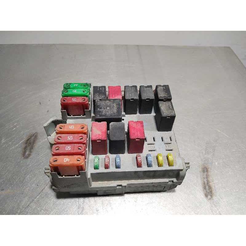 CAJA RELES / FUSIBLES 51775688 