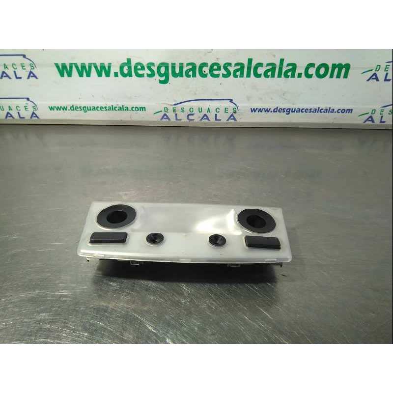 LUZ INTERIOR 63316962057 TRASERA 