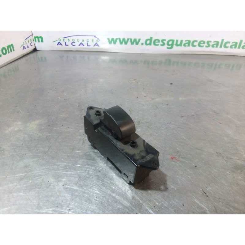 MANDO ELEVALUNAS DELANTERO DERECHO 8608A065 8 PINES 