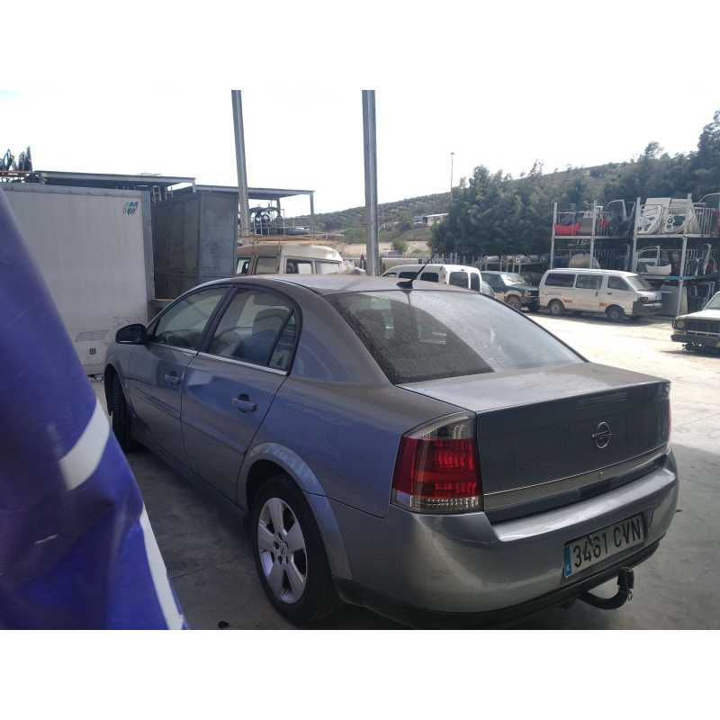 opel vectra c berlina del año 2004