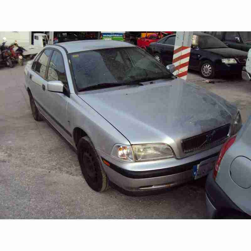 volvo s40 berlina del año 2000