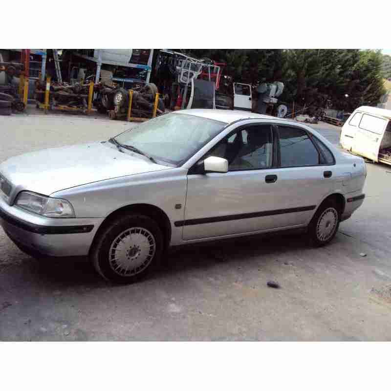 volvo s40 berlina del año 2000
