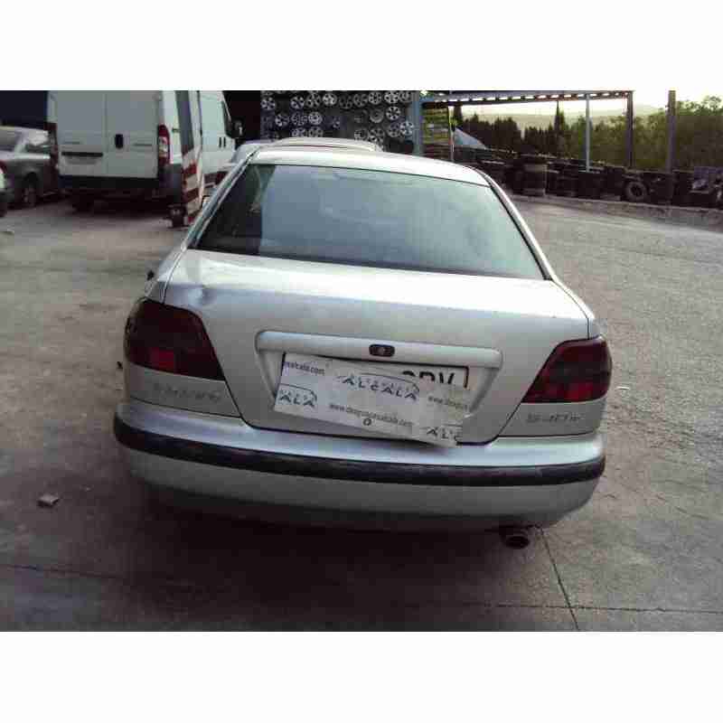 volvo s40 berlina del año 2000