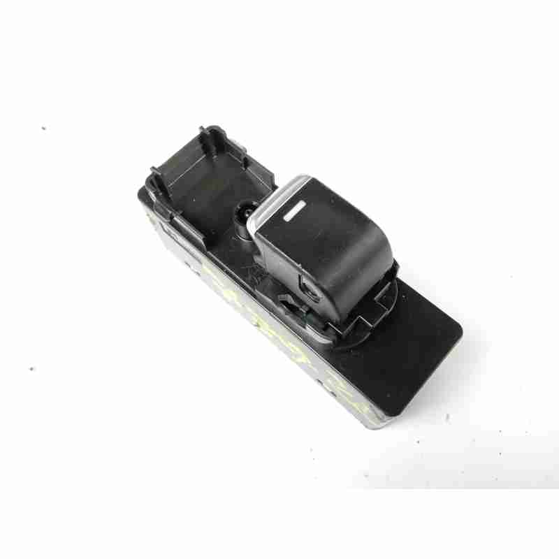 MANDO ELEVALUNAS TRASERO DERECHO KG2C66380 
