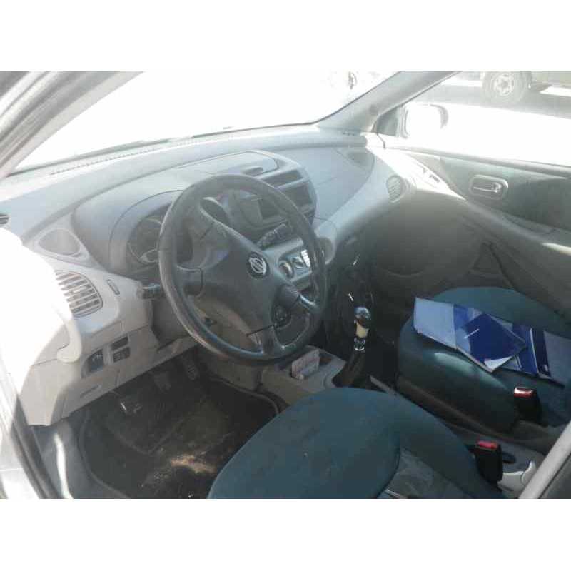 nissan almera tino (v10m) del año 2001