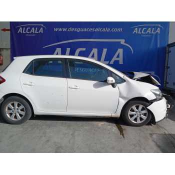 TOYOTA AURIS (_E15_) de desguace