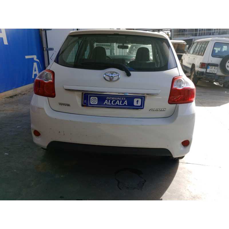 toyota auris (_e15_) del año 2012