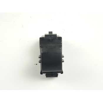 MANDO ELEVALUNAS TRASERO DERECHO 8608A320 