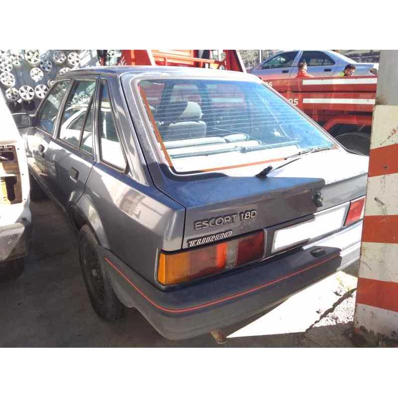 ford escort berlina del año 1990