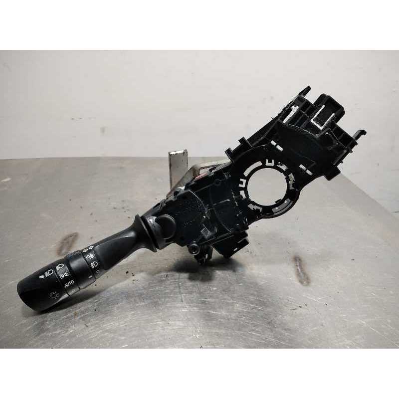 MANDO LUCES 0272017F852 