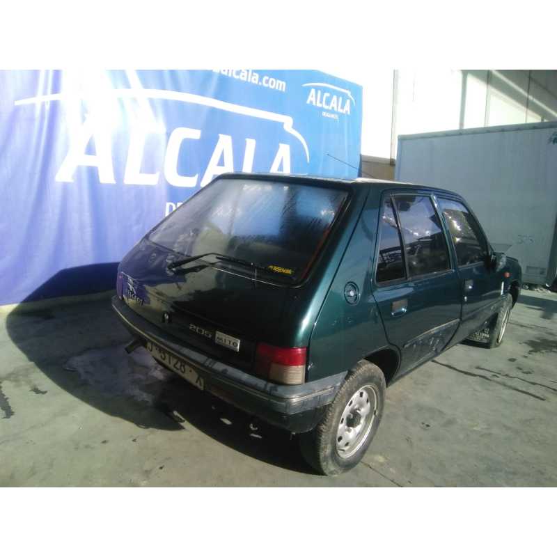 peugeot 205 berlina del año 1996