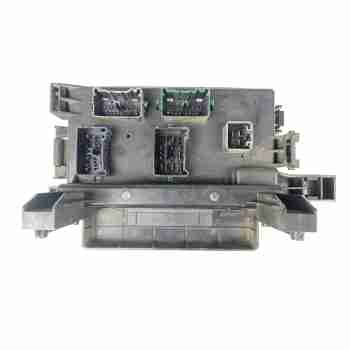 CAJA RELES / FUSIBLES P04692233AC 