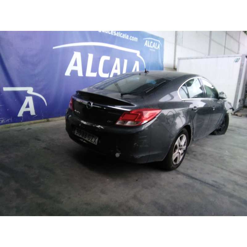 opel insignia berlina del año 2010