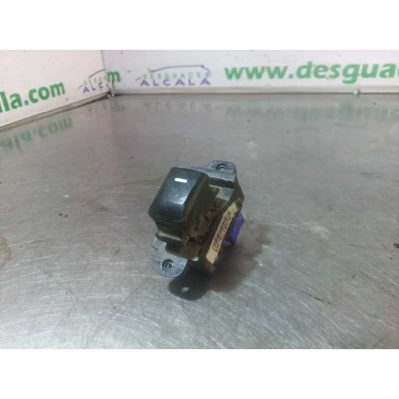 MANDO ELEVALUNAS DELANTERO DERECHO 935751W010 7 PINES 