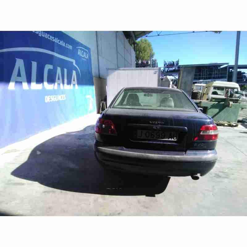 volvo s40 berlina del año 2000