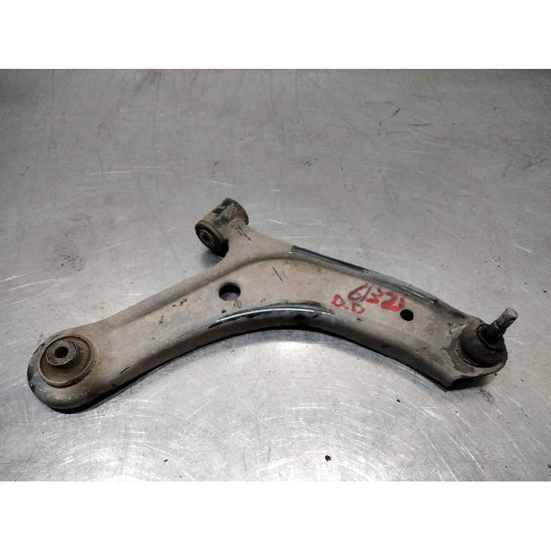 BRAZO SUSPENSION INFERIOR DELANTERO DERECHO 4520161M00 