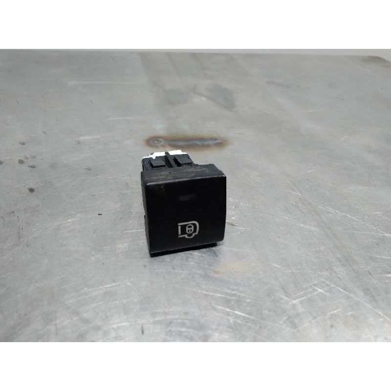BOTON 96583098XT MALETERO 4 PINES