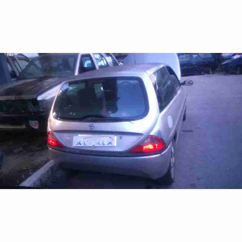 lancia lancia y del año 2001