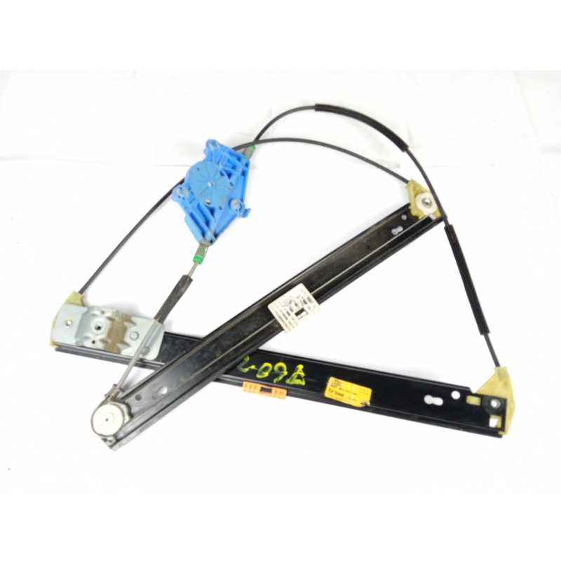 ELEVALUNAS DELANTERO DERECHO 8E0837462C 