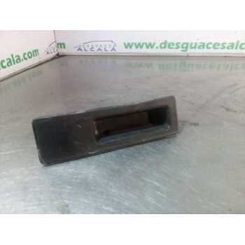 PULSADOR MALETERO / PORTON 51247463161 2 PINES 