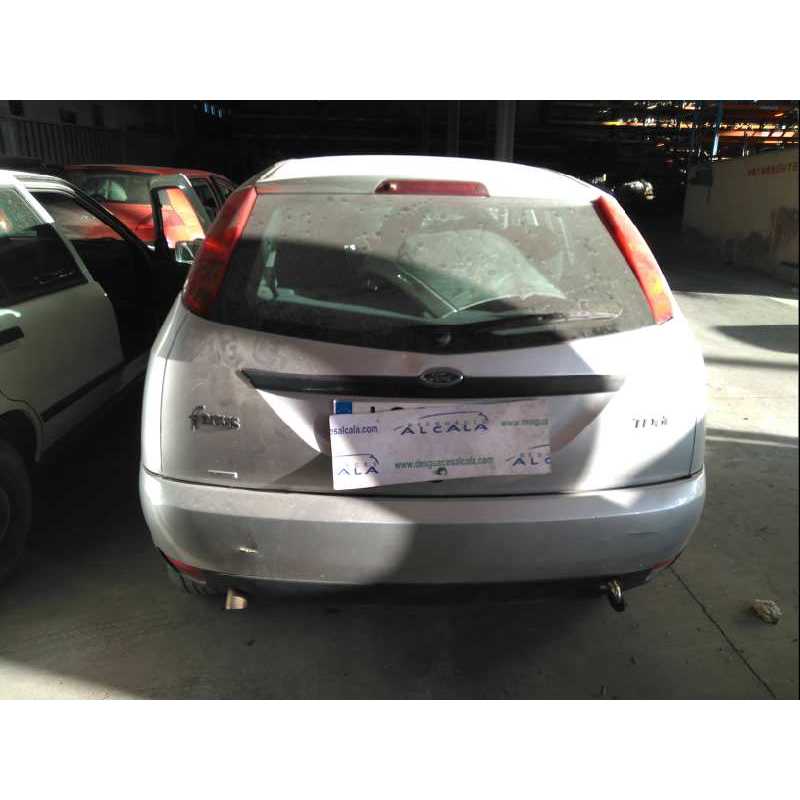 ford focus berlina (cak) del año 2000